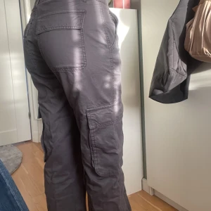 Cargo byxor - Cargo byxor i storlek 36. Använt ungefär 3 gånger