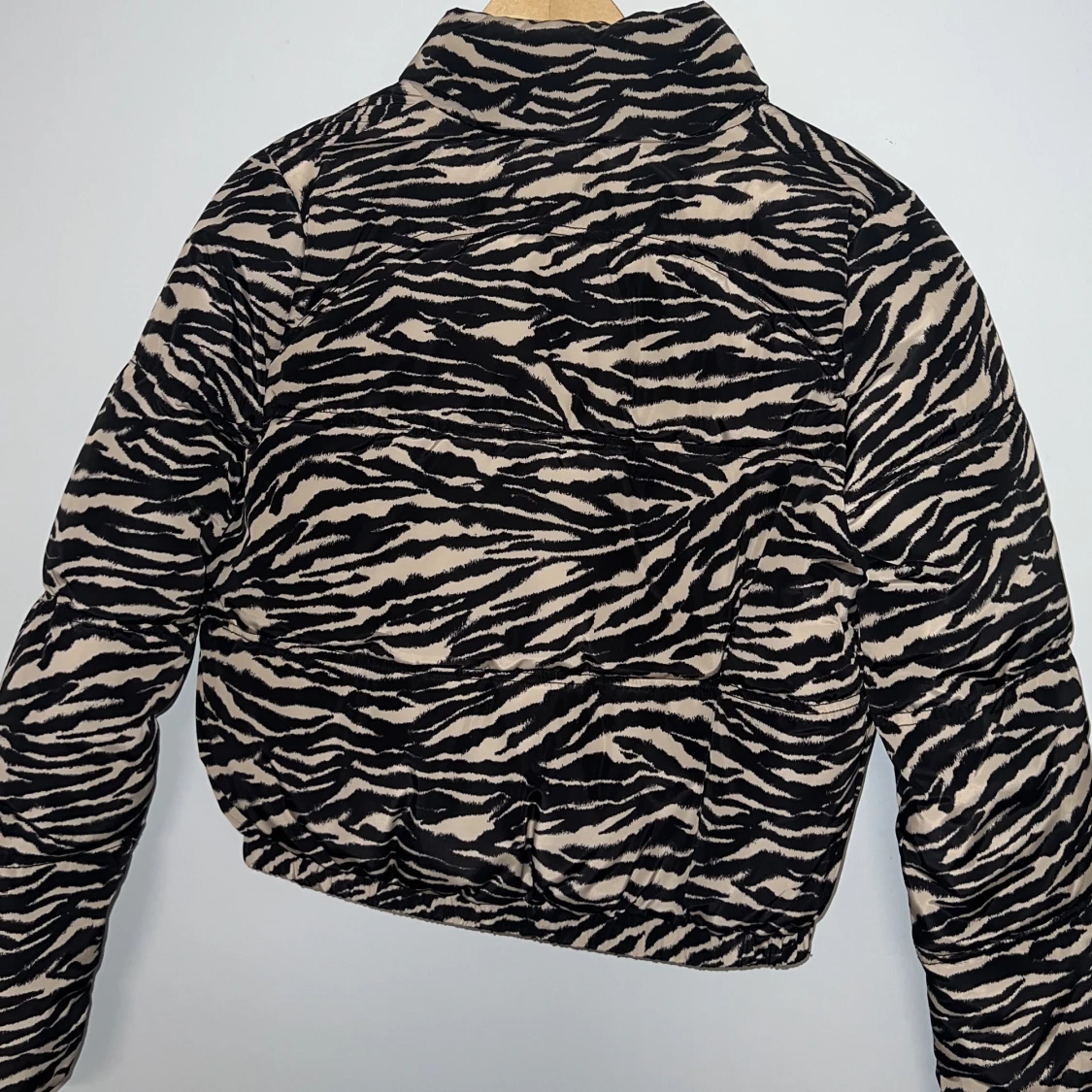 Tiger print bomberjacka - 90