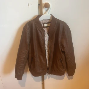 Barn Jacka  - Jacka   5/6år 116cm