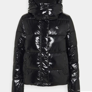 Ck jacka  - Knappt använd ck jacka, köpt på zalando för 2100. Xs men passar även S