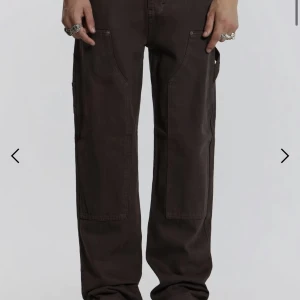 BRUNA jaded carpenter jeans - BRUNA jaded London carpenter jeans. Storlek 32. Lappen e fortfarande kvar.