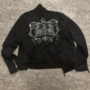 Vintage jacka - Håller värmen bra och i fint skick! 