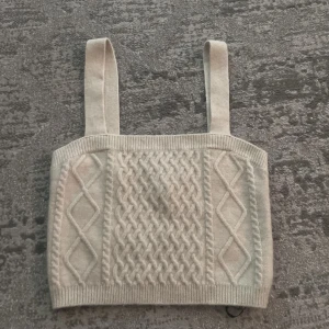 Stickad topp - Stickad topp