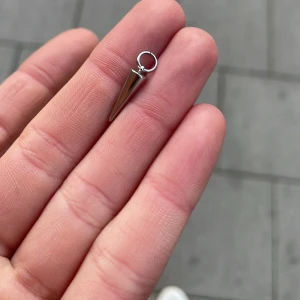 Edblad multi örhänge,armband,halsband - Denna lilla sak e från edblad och kan användas på olika smycken 