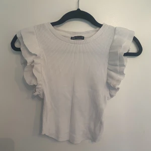 Topp - Söt topp från Zara, fint skick. Storlek S
