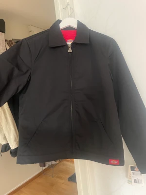 Dickies Eisenhower-jacka - Svart, aldrig använd dickies eisenhowerjacka