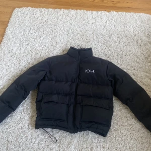 Polar puffer - En nästan helt oanvänd puffer jacka från polar kostar 1900 kronor ny