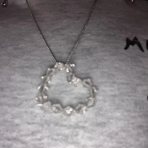 Halsband - Ett super snyggt halsband som jag älskar 