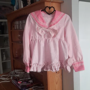 Skjorta tröja med spets & sailor krage! - Storlek; SMALL