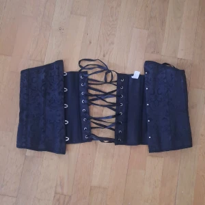 ÖB - Över byst korsett! - Storlek; 2XL - plast skenor