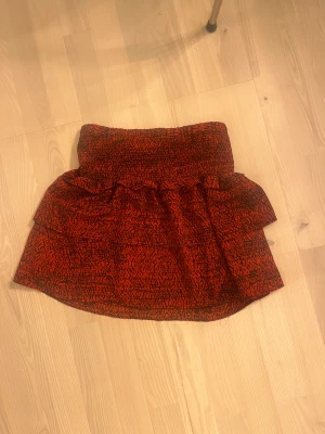 Kjol/topp - Jätte söt kjol som kan användas som topp ifrån michal kors.❤️ nästan aldrig använd💞 skriv om fler bilder behövs 💓