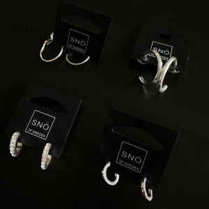 Örhängen  - Örhängen från snö of Sweden SÄLJES SEPARAT, 50kr/st. Fint skick 