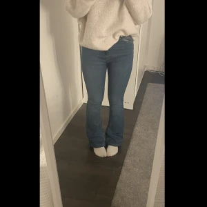 ~blåa jeans~ - Högmidjade bootcut jeans från lager 157.💘 aldrig använda.