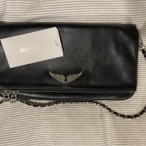 Zadig & Voltaire väska  - Äkta zadig väska, äkta läder och i bra skick. Skriv för fler bilder eller funderingar💞