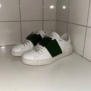 Valentino skor  - Valentino skor i  storlek 41 Cond 9,5 Bara skorna 