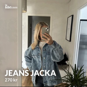 Jeans jacka - Super fin jeans Jacka som är ny. Jag köpte den på tise men tyvärr så var den för stor för mig. Bra skick! Storlek s men oversized. Vår jacka!