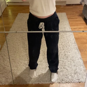 Linnebyxor - Linnebyxor i nyskick. Liknar dem ifrån Roxy. Från H&M.