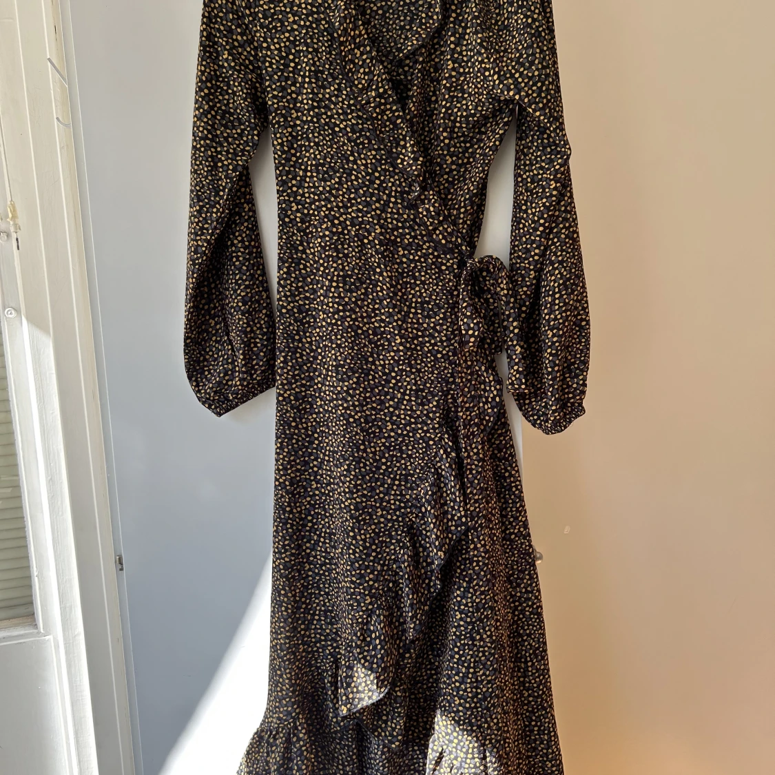 Prickig klänning från Jacqueline de Yong