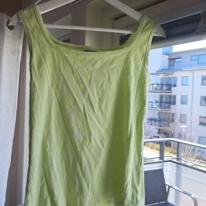 grönt linne - jättefint grönt linne