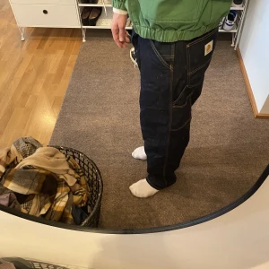 Carhartt byxor. - Carhartt Carpenter byxor.  Storlek 32W 32L. I absolut bästa skick. 