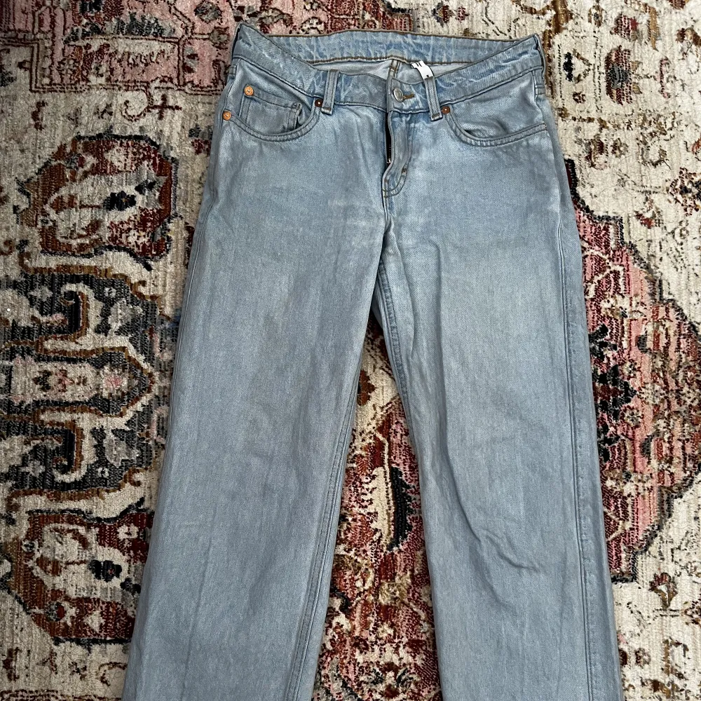 Jeans från weekday i modellen arrow storlek 26/30. Köp för 200kr plus frakt. Jeans & Byxor.