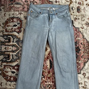 Jeans - Jeans från weekday i modellen arrow storlek 26/30. Köp för 200kr plus frakt
