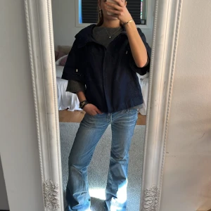 Trekvartsärm jacka  - As snygg mörkblå trekvartsärm jacka!!💓💓