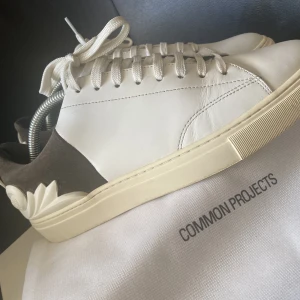 Versace  - Versace Collection Storlek 39 fit 40/41 Nypris 3599kr Mittpris 1500kr Cond: 8/10