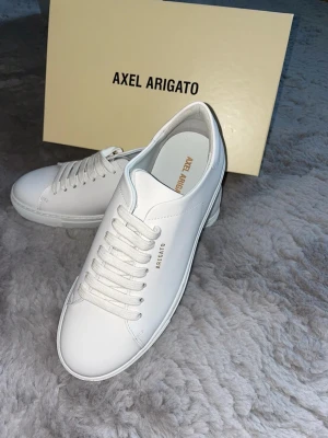 Nya Arigatos - Helt nya Arigatos, säljs pga fel storlek och kunde inte skicka tillbaka