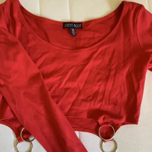 Dollskill tröja - Fin tröja från current mood. Sparsamt använd! Har hål för tummen