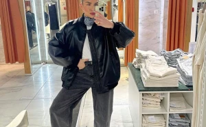 Bomberjacka  - Säljer denna populära Pu bomberjackan från BikBok som är slutsåld. Endast använd en kväll. Nypris 899kr 