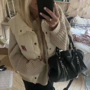 Fjällräven väst - Lite defekter därav priset💞💞perfekt nu till våren