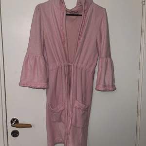 En rosa morgonrock/badrock från juicy couture. 