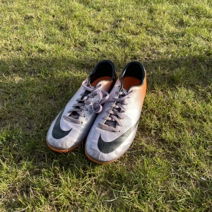 Nike Fotbollsskor - Återanvända fotbollsskor från Nike 