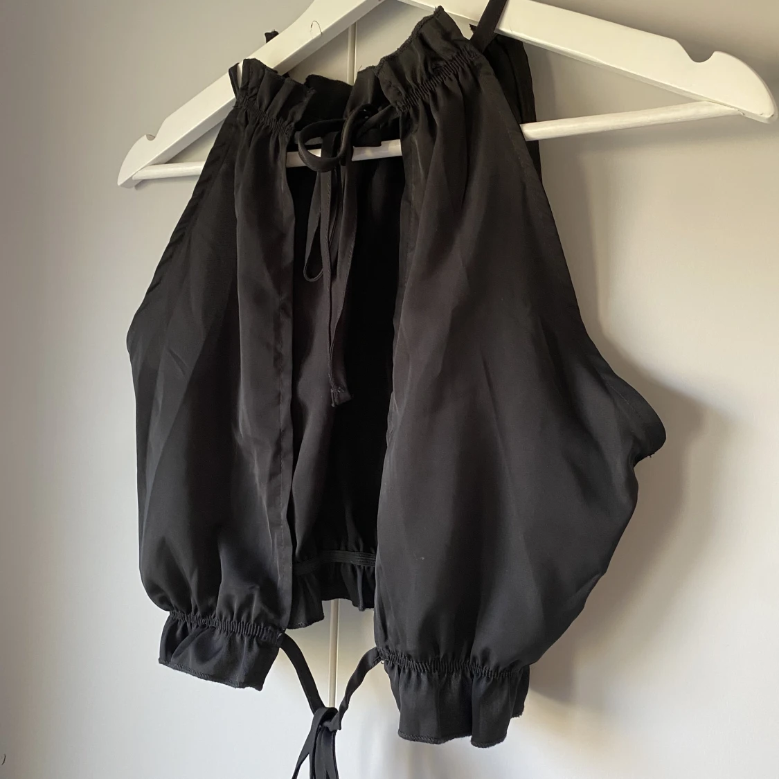 Topp med öppen rygg - 90