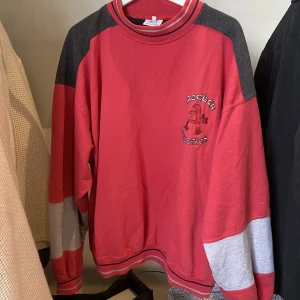 Reebok athletics tröja - Vintage Reebok athletics tröja, sitter lite mindre än XL, inga flaws utom lite solblekt 8/10