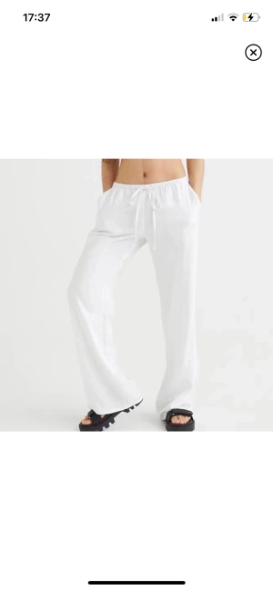 Linnebyxor  - Jättefina linnebyxor från hm helt oanvända med prislapp kvar säljer pga av lite för stora 💗
