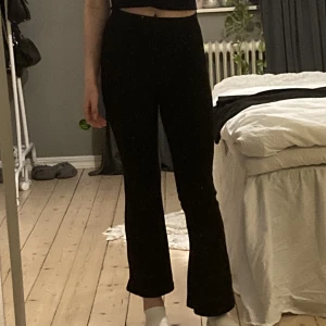 Jazz byxor  - Svarta ribbade jazz byxor 