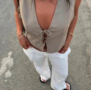 Linnebyxor - Såå snygga linnebyxor från Alobha Label😍 De är endast testade så helt nya, säljer då de var lite för stora för mig.  Köparen står för frakten☺️💕