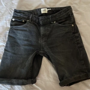 Jeans shorts 150 - Jeans shorts i välldigt bra skick