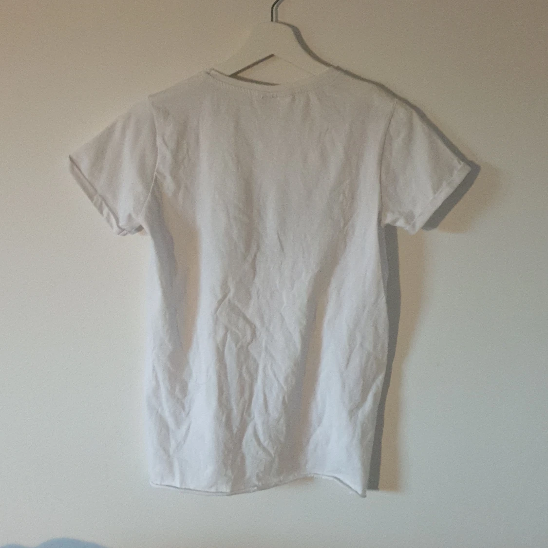 Vit t-shirt med tryck - 91