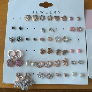 Örhängen - Säljer dessa örhängen för 10kr/st. Vissa är inte ens använda 