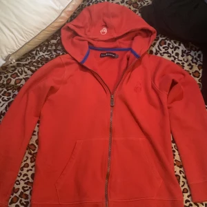 Sail racing hoddie  - Väldigt bra kvalite,bara blivit lite för liten