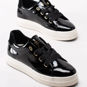 Gant sneakers - Endast testade en gång, säljer då de inte kommer till användning 