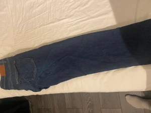 Dressman jeans  - Dressman jeans andvända ett fåtal gånger inga tecken på skador/missfärgning. Fantastiskt skönt tyg 