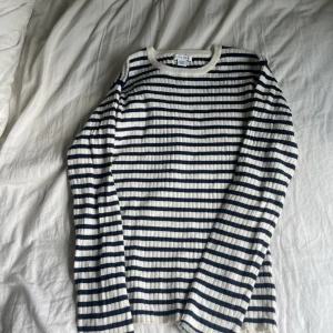 Sååå fin tröja från primark - Passar bra på mig som har S/M