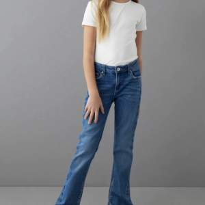 Bootcut jeans från Gina  Skriv för fler bilder eller frågor 