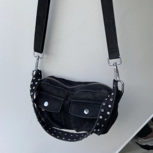 Noella väska - Använd men i bra skick! Använd gärna köp nu😊Kom privat för fler bilder eller frågor💕