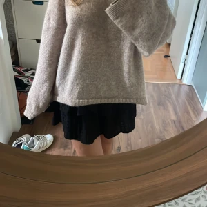 Volangkjol - Supersöt volangkjol från ginatricot 🩶 Stretchig i midjan, säljer även i vit💕