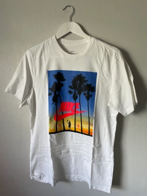 Nike tshirt  - Nike tshirt i bra skick